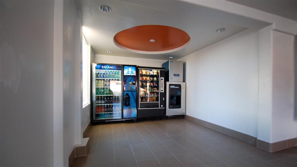 Hawthorn Suites Victorville Interior photo